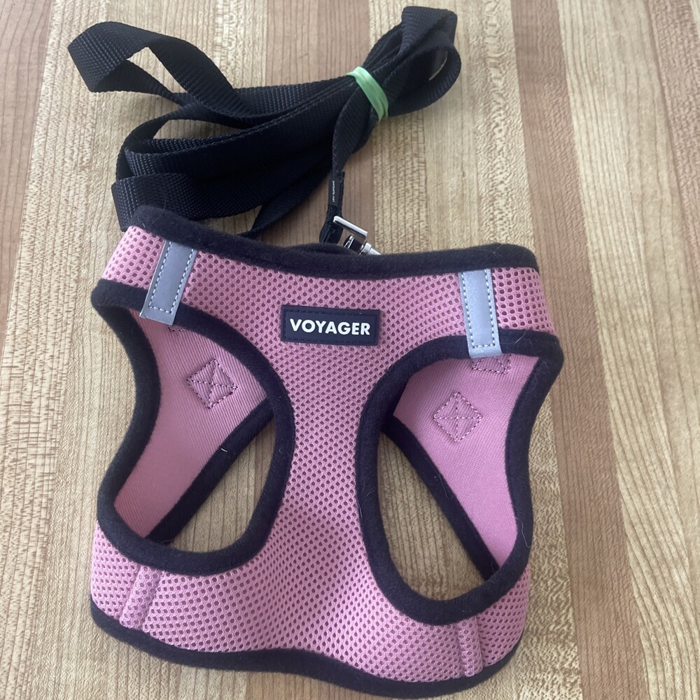 Elite Pink Dog Harness Size M With Leash Medium. Looks Unused Like New